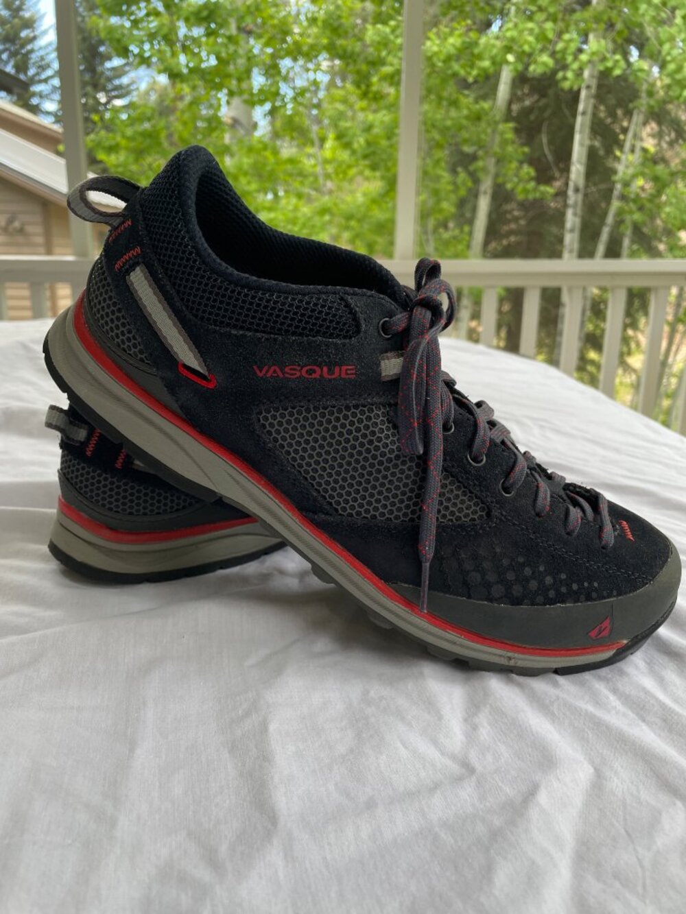 VASQUE Grand Traverse Men's 12 Navy Grey Red Athletic Hiking Shoes Vibram Sole